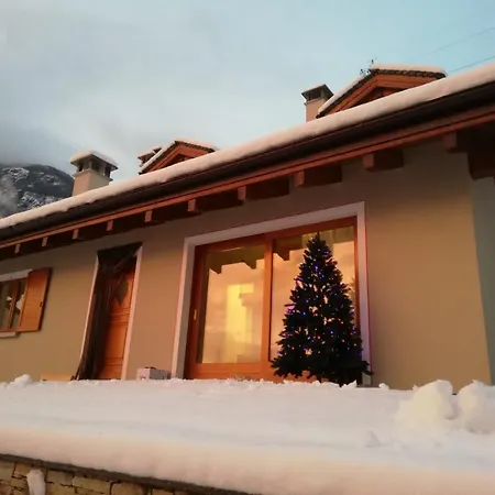 Lägenhet La Casetta Del Ponte