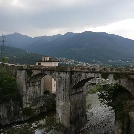 Lägenhet La Casetta Del Ponte *